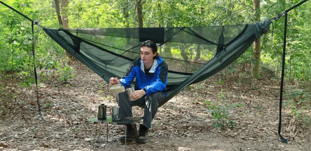 理想の“空中ベッド” が爆誕。簡単軽量ハンモックをアウトドアや