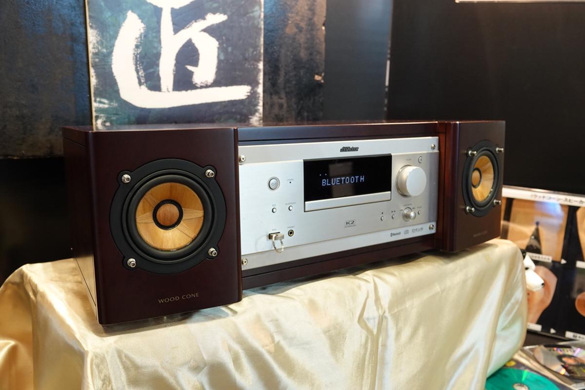 思わず振り返った美音。試聴して納得した人しか買えないオーディオ