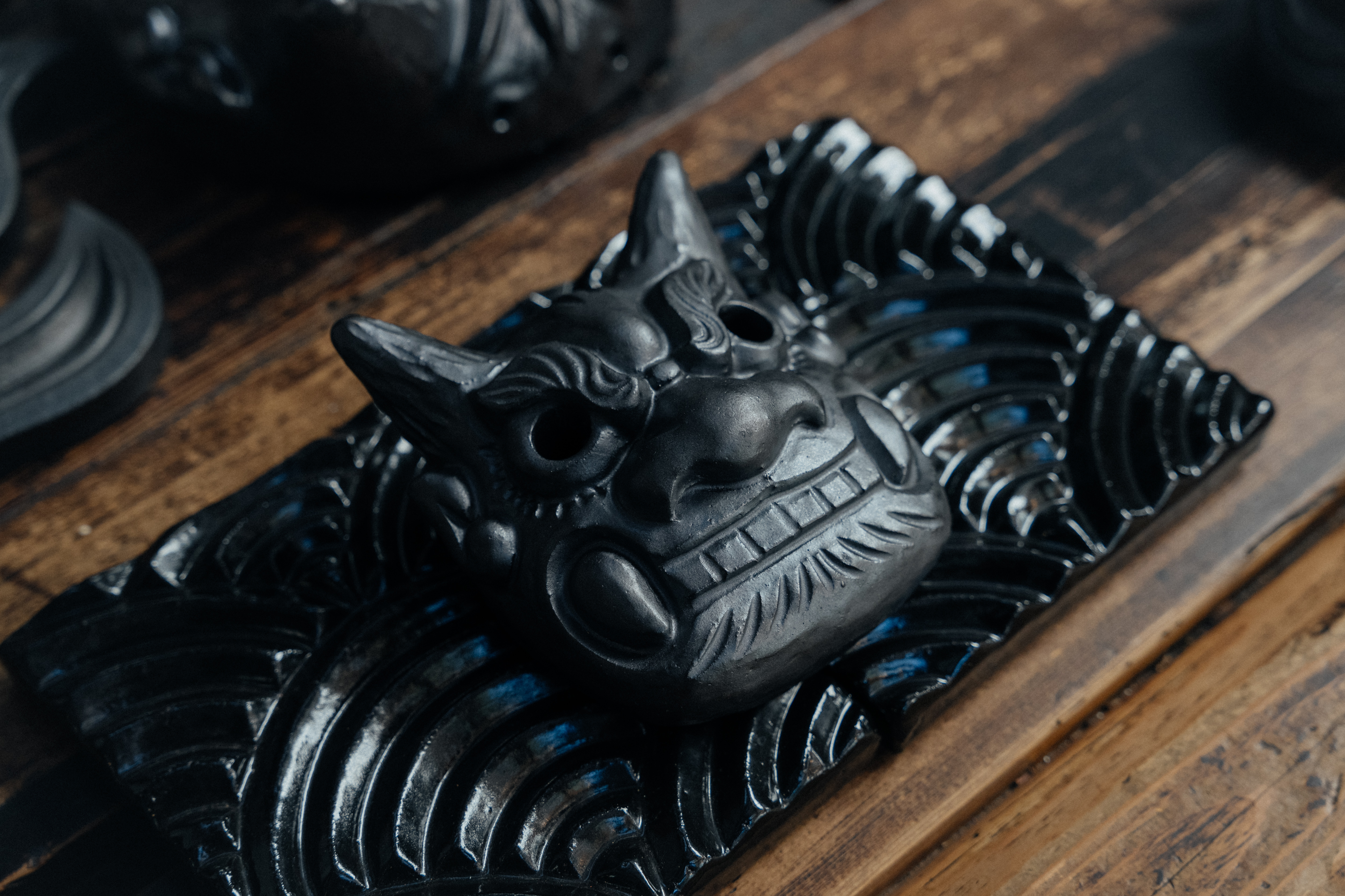 貴重な鬼瓦 魔除けの効力は1000年！上州の「鬼瓦」（群馬・藤岡市） - YouTube