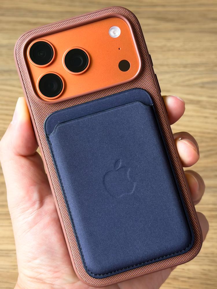 Apple純正のカードケースは｢探す｣に対応。クレカや身分証も安心して