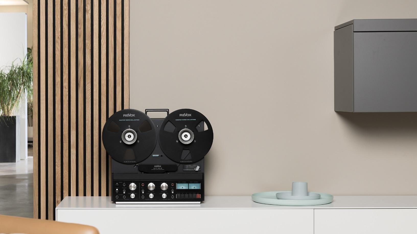 Spotify世代よ、これがホンモノの音だ。REVOXのオープンデッキが日本で