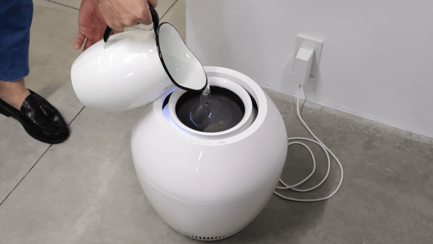 バルミューダの「加湿だけじゃない加湿器」。“アンビエント機能”で日々