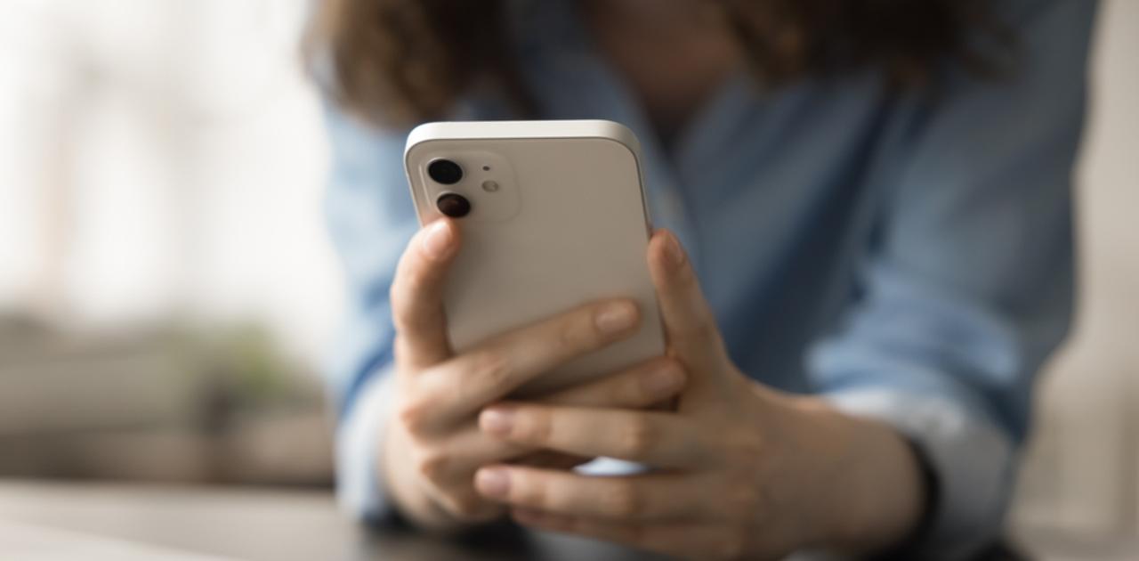 ギズモード・ジャパンのニュース記事「AIでニュース見るの、もうやめた方がいい？ 誤報率は45％」の画像