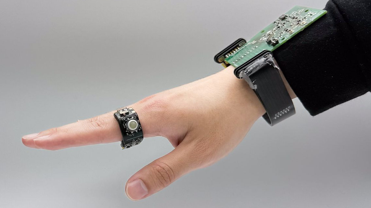 スマートグラスが来るぞ〜！」に合わせてウェアラブル端末も変化中