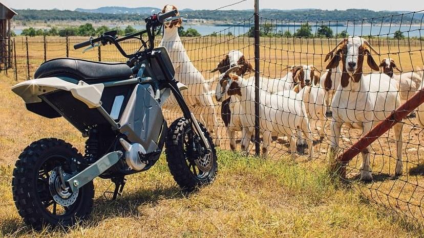 ペダルがあるのに時速56km。セグウェイ｢Xyber｣でオフロードを駆けろ