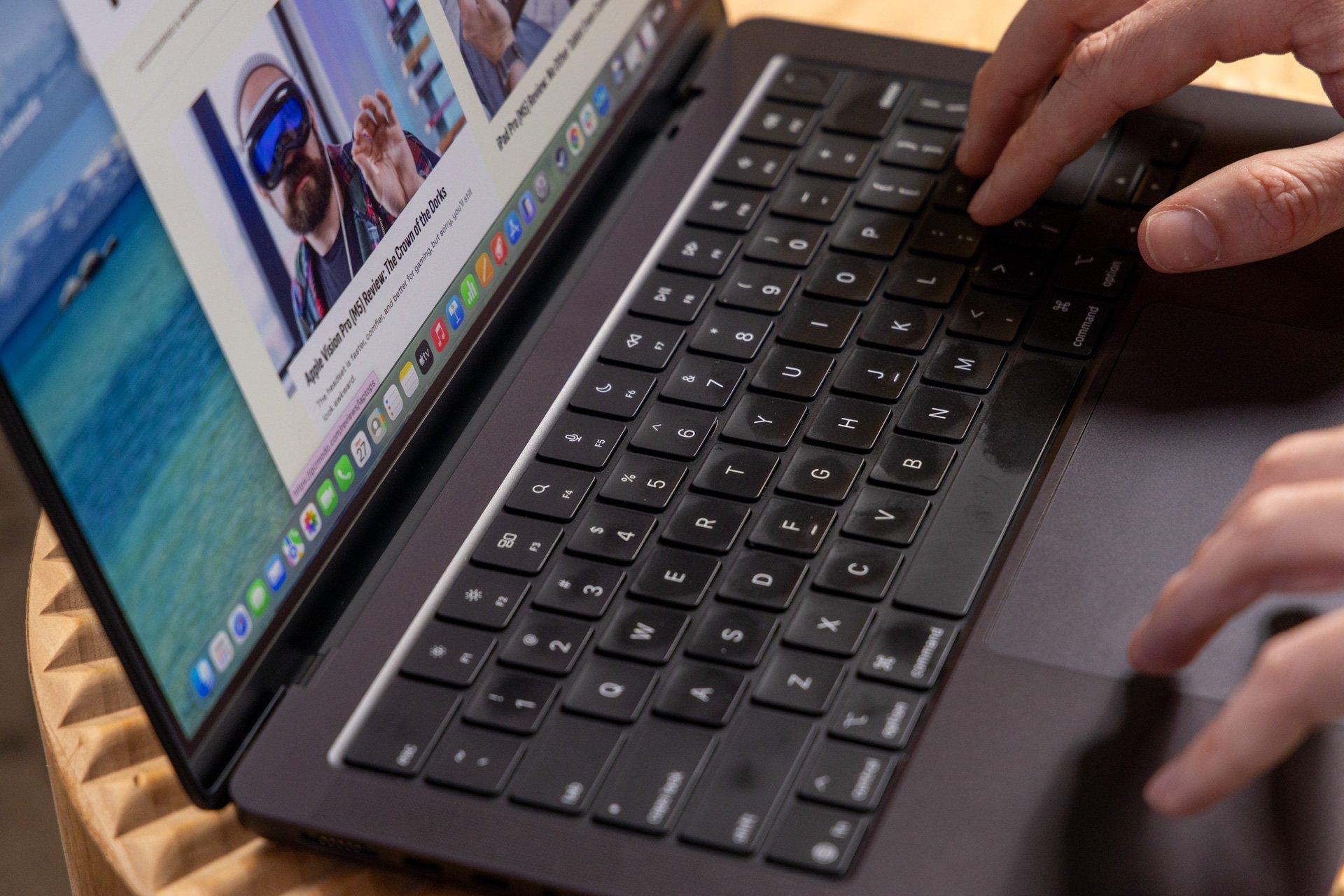 古いボディに新しい息吹。M5 MacBook Pro（14インチ）レビュー