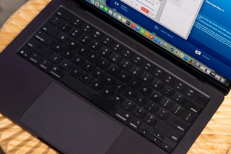 古いボディに新しい息吹。M5 MacBook Pro（14インチ）レビュー 