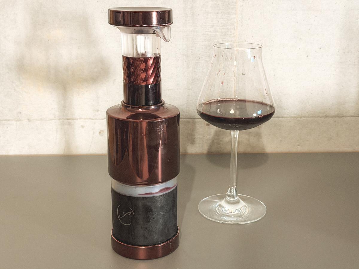 注射器の原理でワインをおいしく保存。毎日グラス1杯がサッと楽しめる