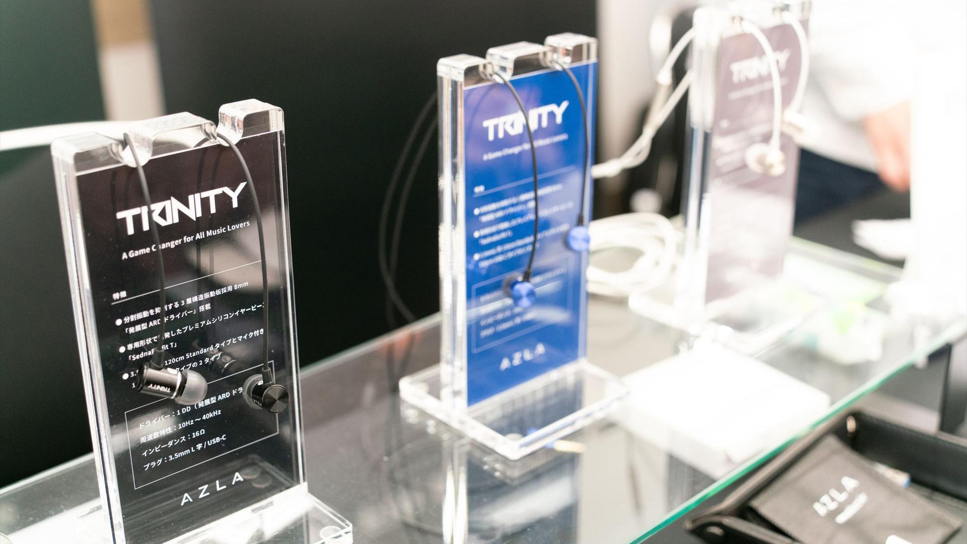 下中の有線イヤホン AZLA マイク付き有線イヤホン TRINITY Black [USB Type-C (USB-C) 接続