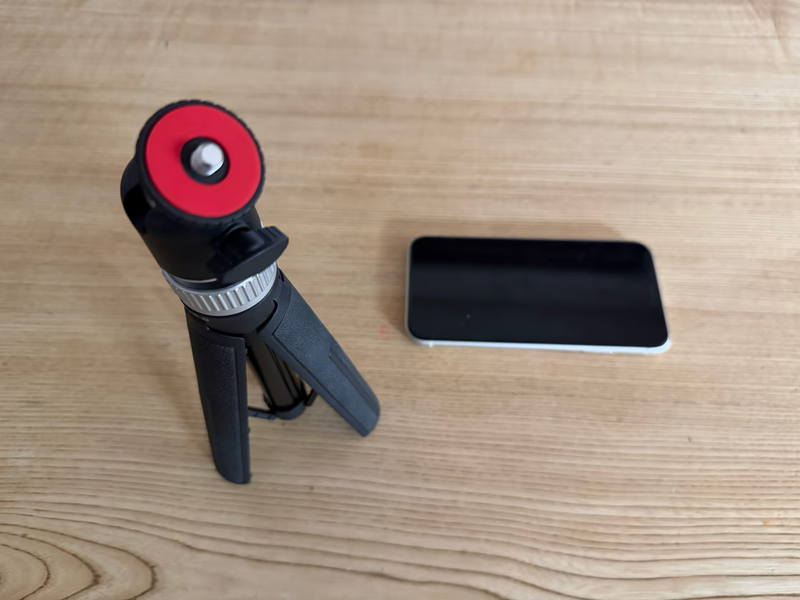 本気のカメラがなくてもプロみたいな写真が撮れる。スマホに簡単装着