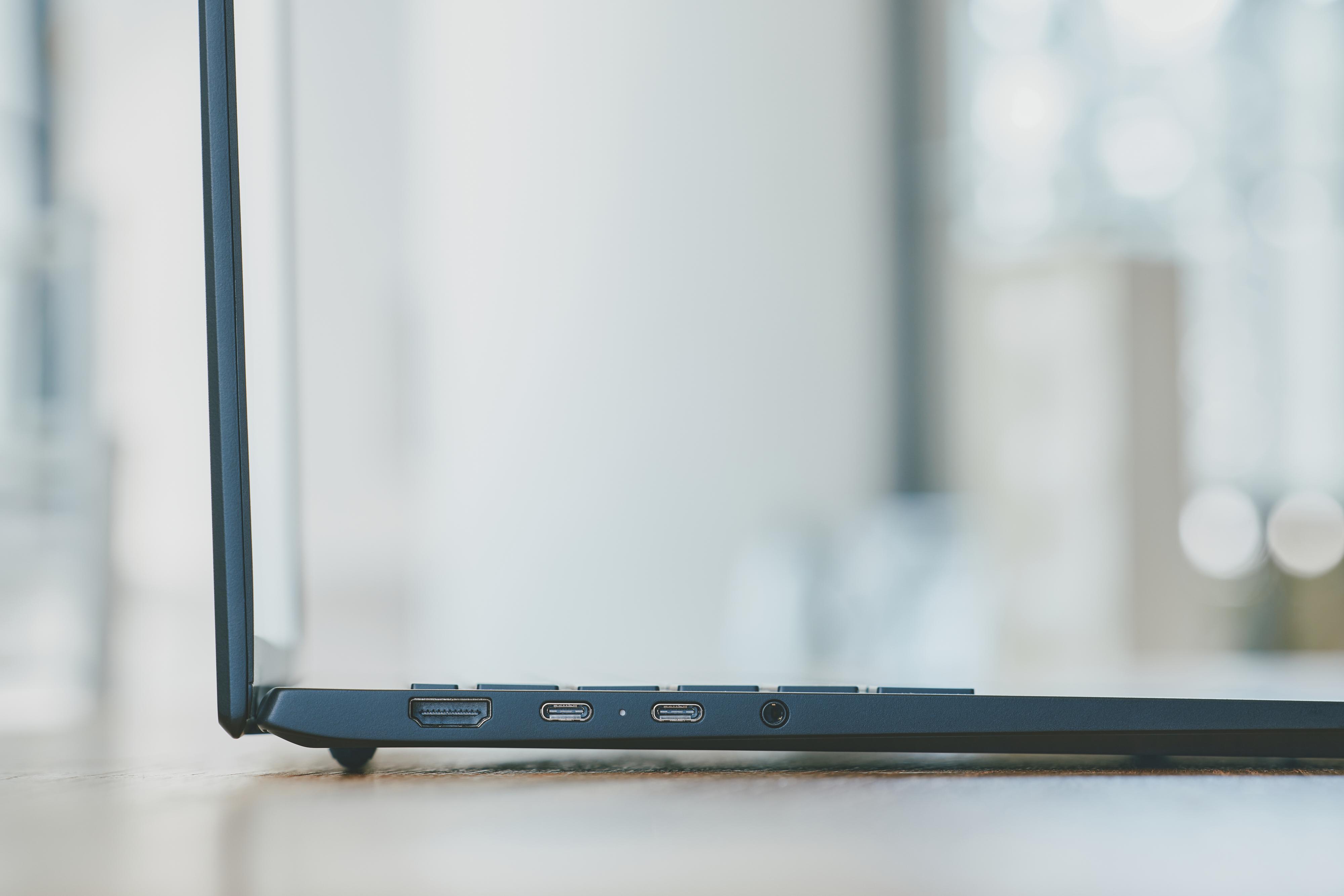 17インチって実際アリ？」でっかいノートPC、私たちはこう使います