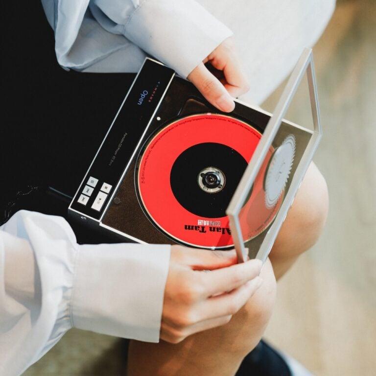 究極の｢ポータブルCDプレーヤー｣誕生。データの取り込みもできる