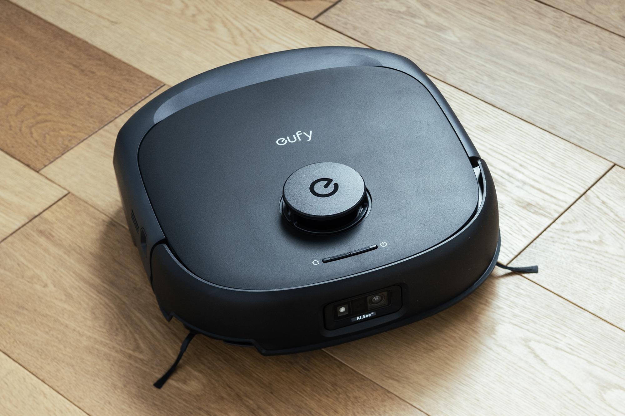 汚れをゴシっと拭き取るパワー。ロボット掃除機は｢ローラーモップ｣型が