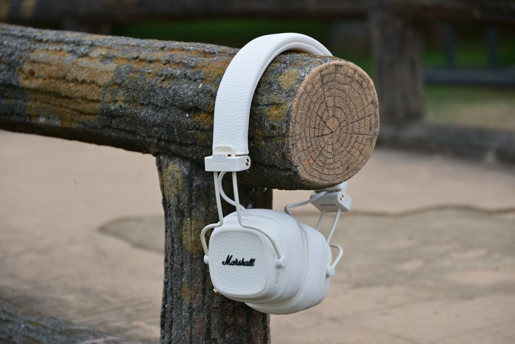 迷ったが買ってよかったMarshallの。スタイルも音もよきヘッドホン