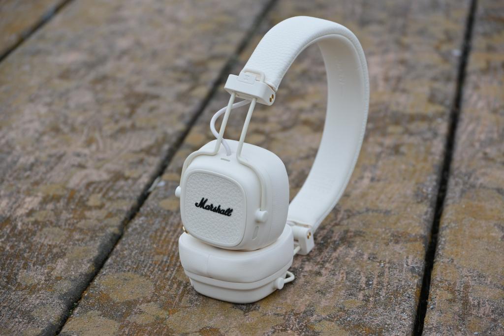 迷ったが買ってよかったMarshallの。スタイルも音もよきヘッドホン