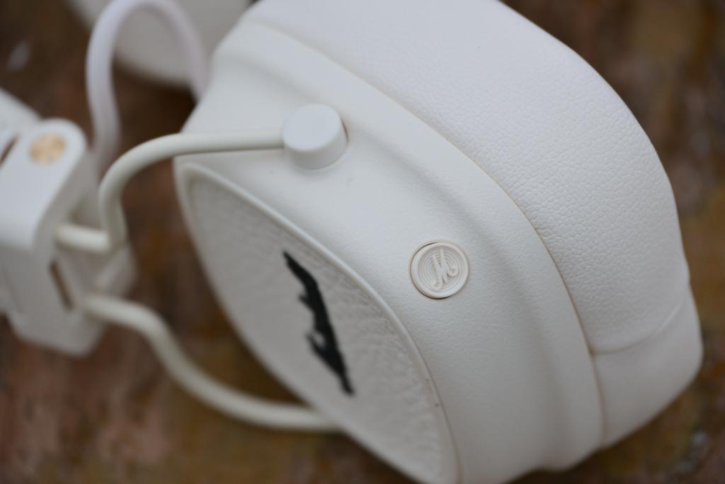 迷ったが買ってよかったMarshallの。スタイルも音もよきヘッドホン