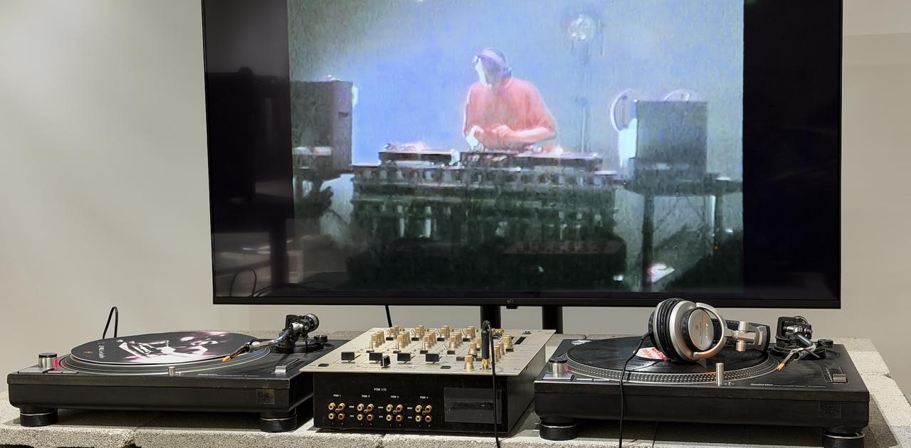 ブラックホール先輩”ジェフ・ミルズ、ふたたび日本へ | ギズモード