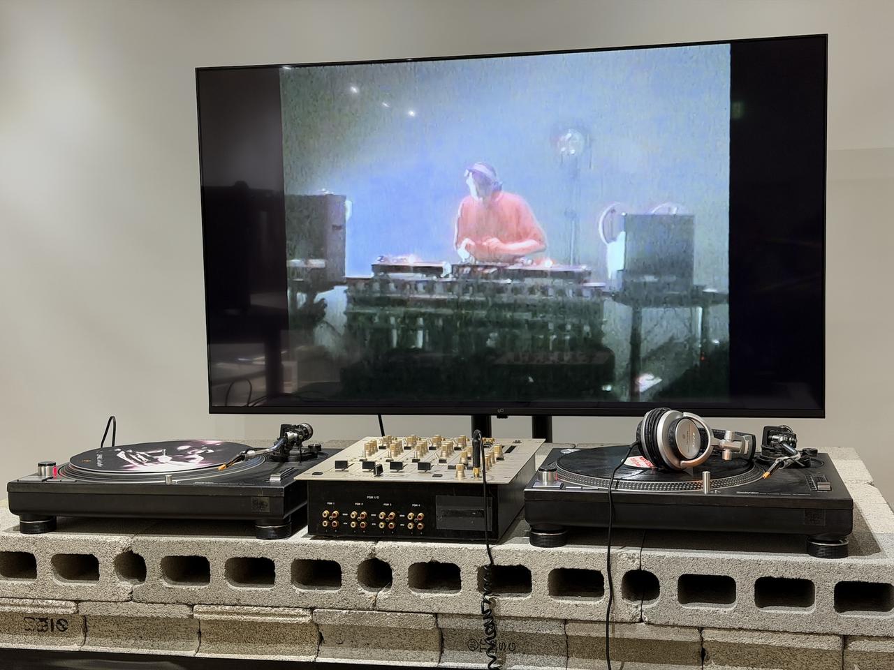 ブラックホール先輩”ジェフ・ミルズ、ふたたび日本へ | ギズモード