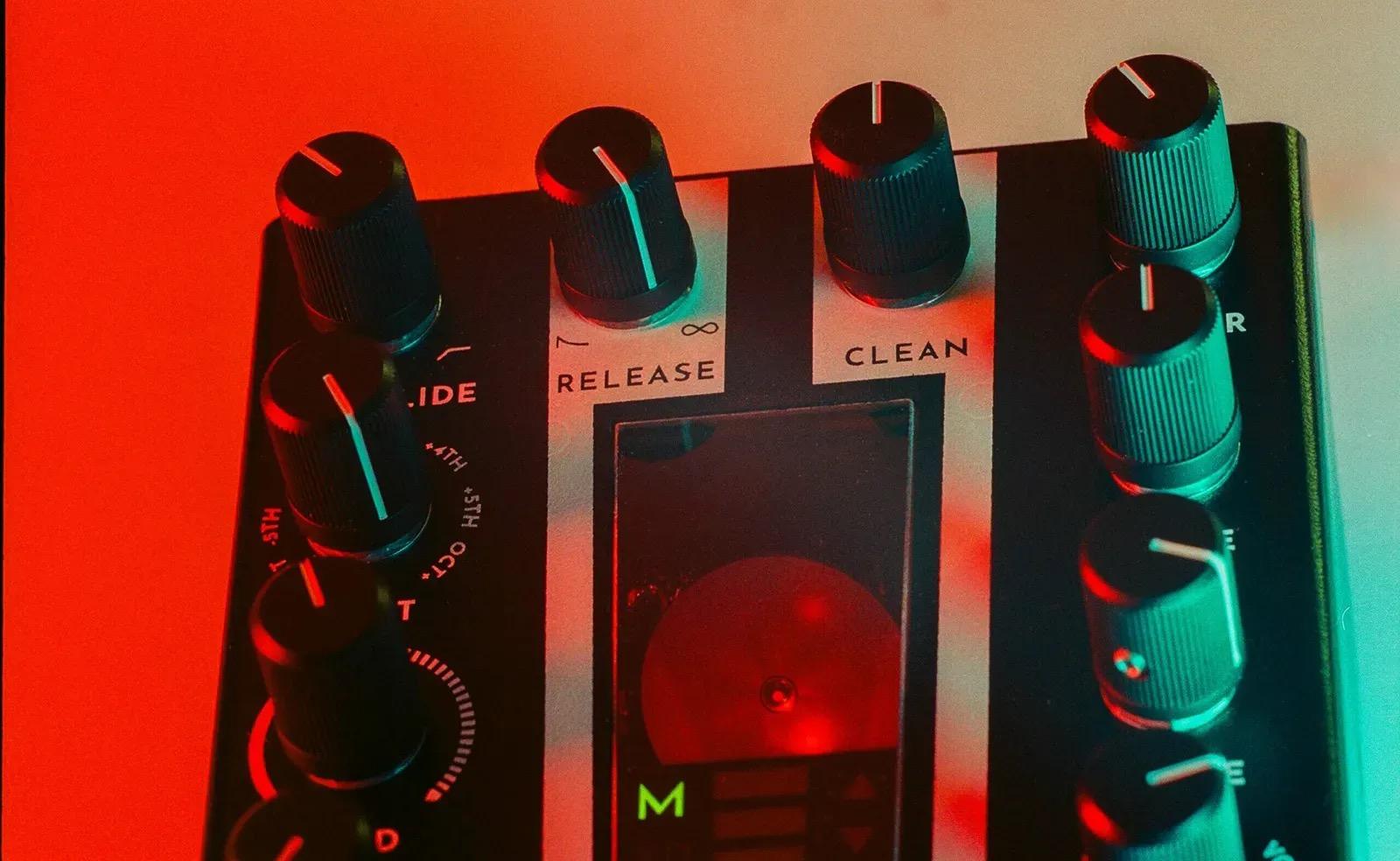 オレの音は毎秒450回転。物理モーター内蔵のエフェクター爆誕