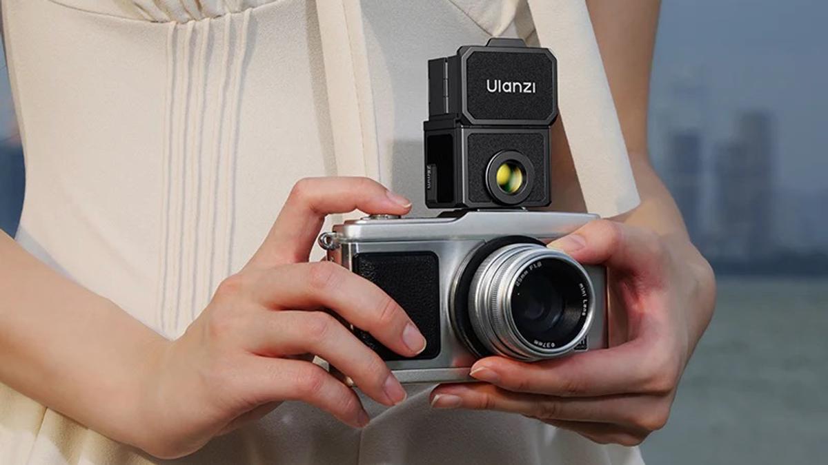 どんなカメラも「二眼」になるファインダー。そもそも二眼って何