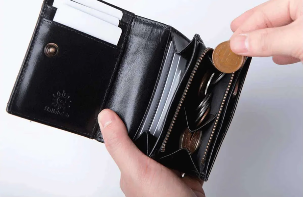 財布に求める機能を全網羅。小さいからって妥協なしの防水本革財布が1万円以下で手に入る