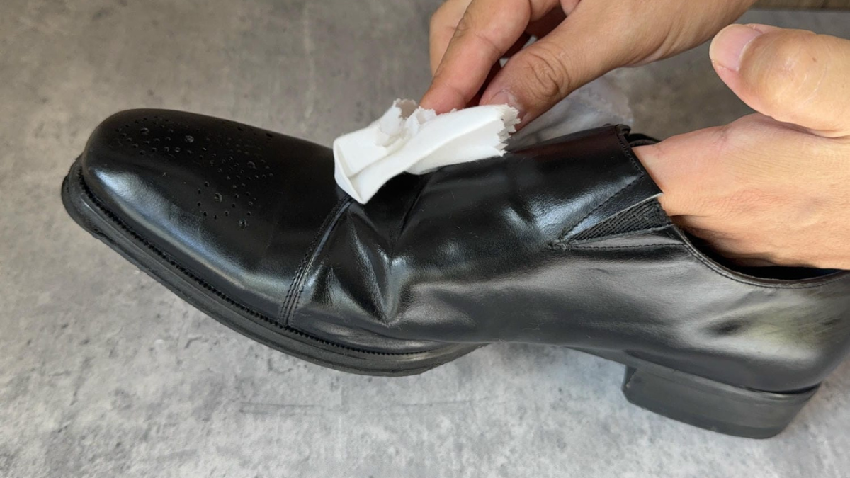 靴磨きセット、もう要らないかも。サッと拭くだけでプロ級の仕上がりに