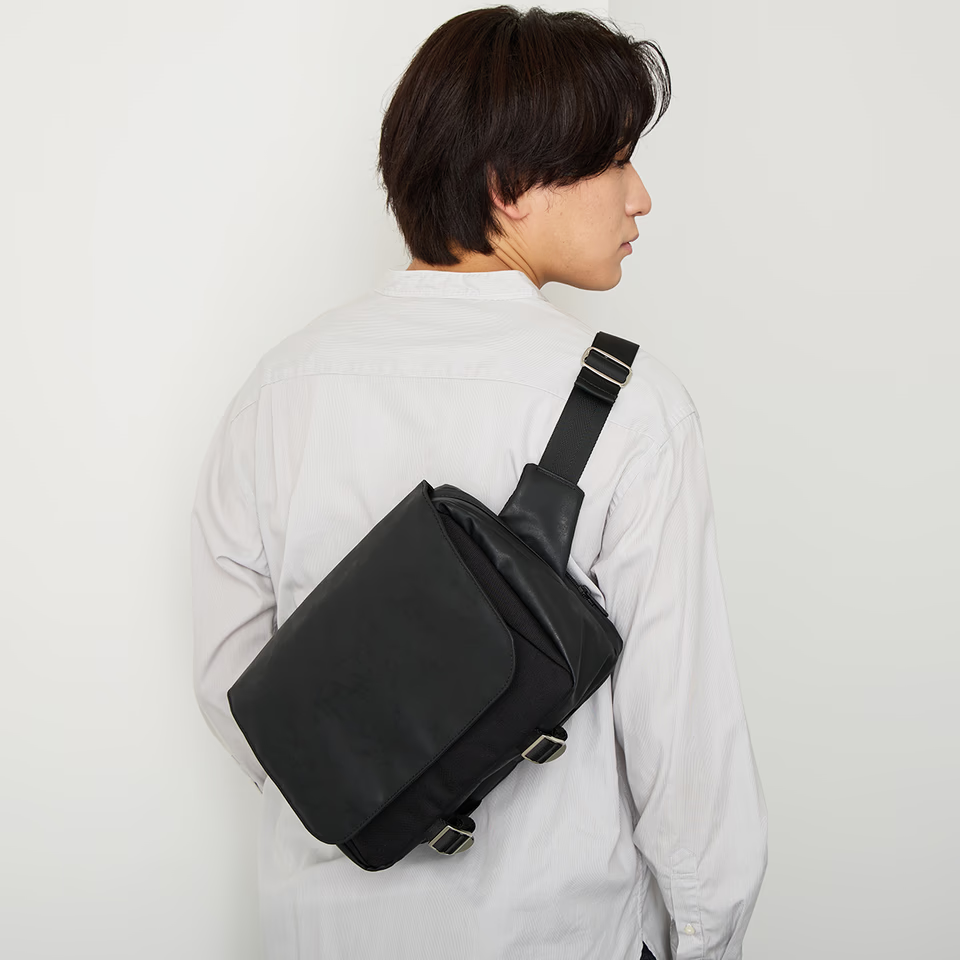 爆売れしたのも納得。使いやすさもタフさも容量も、すべてがちょうどいいスリングバッグ