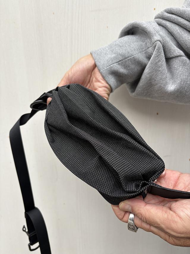 やっと叶った…。手ぶらスタイルを実現するわずか50gのバッグ