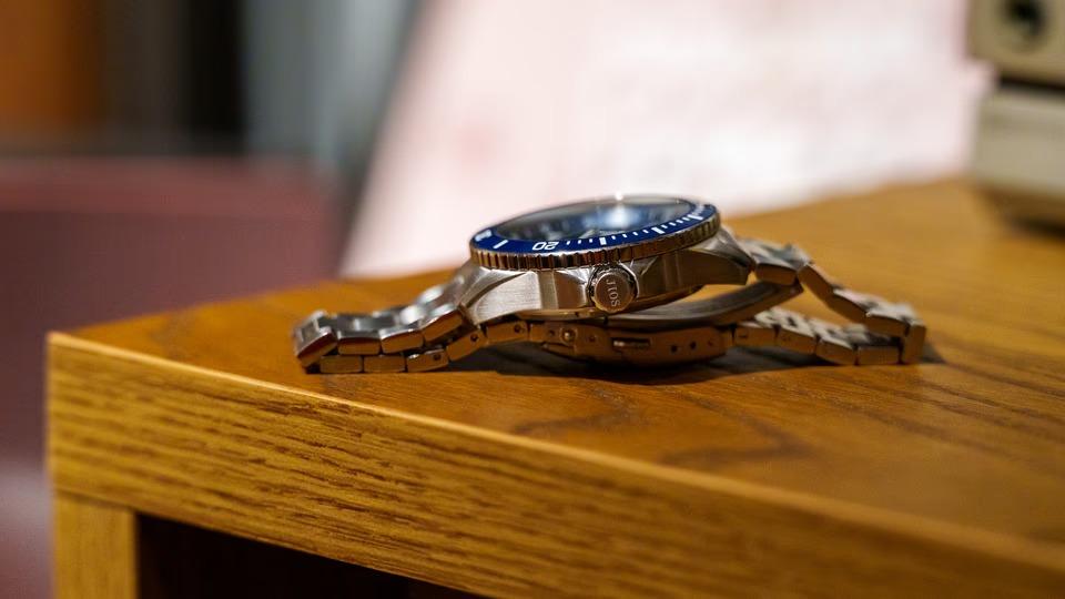 王道デザインの安心感。高機能だけど背伸びしすぎてない、自動巻き