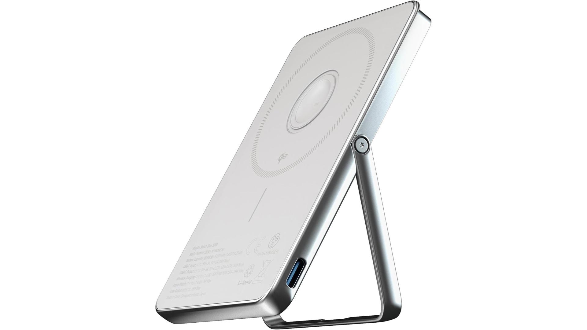 カバンからケーブルを消せる。万能モバイルバッテリーが5000円切りです