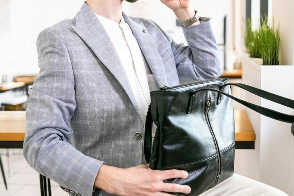 スマホが迷子になる理由、わかった。バッグの「天面」に答えがあった