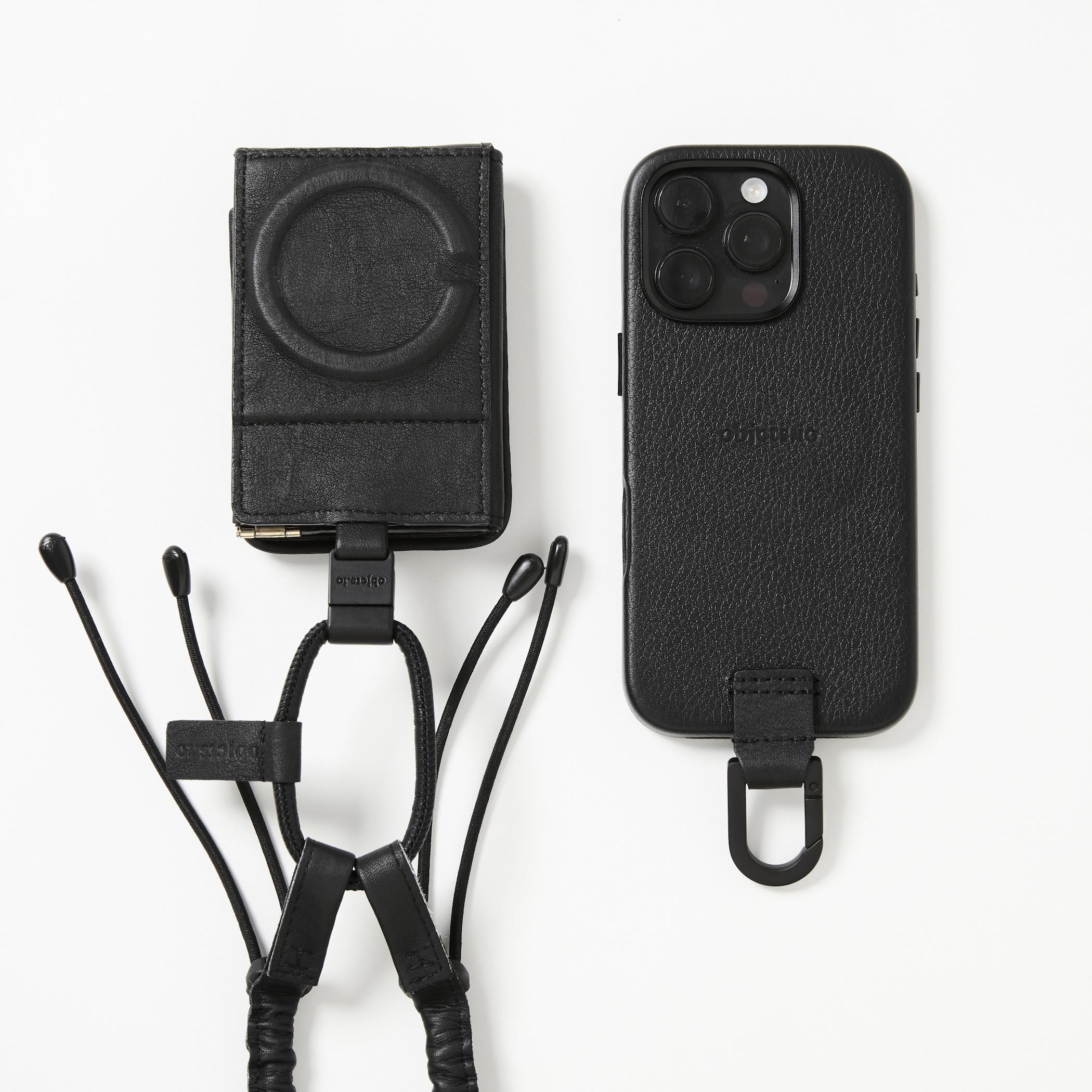 iPhoneアクセサリー mom iPhoneも財布もまとめて。革アクセサリでスマートに肩掛け