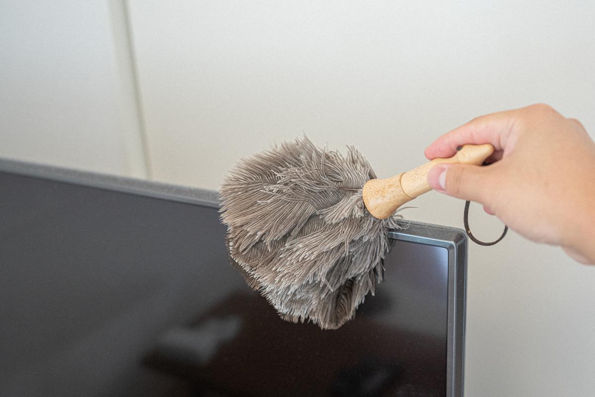 キーボードの隙間ホコリもサッと撃退。羽毛ダスターで"動かさない掃除"が快適だった