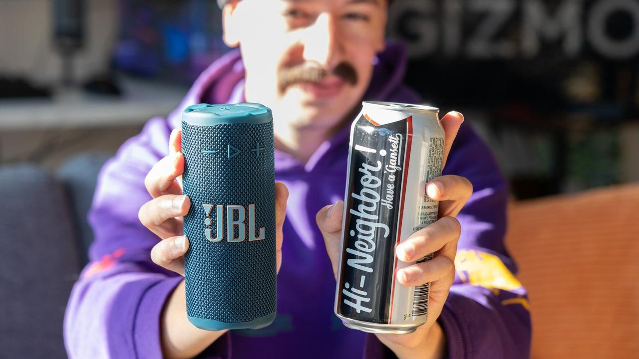 ロング缶とほぼ同サイズ。9月発売のJBL最新防水スピーカーもセール中