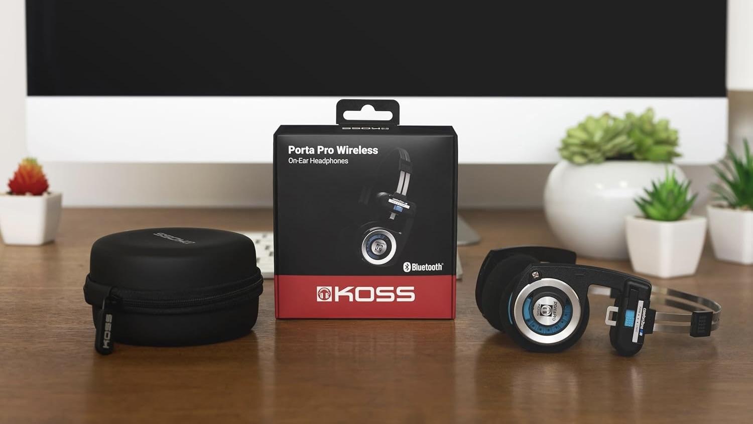 KOSSのド定番レトロヘッドホン。ワイヤレスになってブラックフライデー