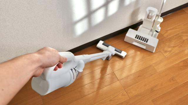 軽すぎてヤバ楽！｢とにかくラクな掃除機｣探したら、私の答えはアイリス