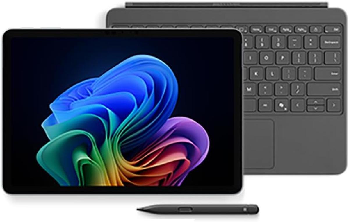 12インチで軽快な「Surface Pro 12」。キーボードもペンもセットで 