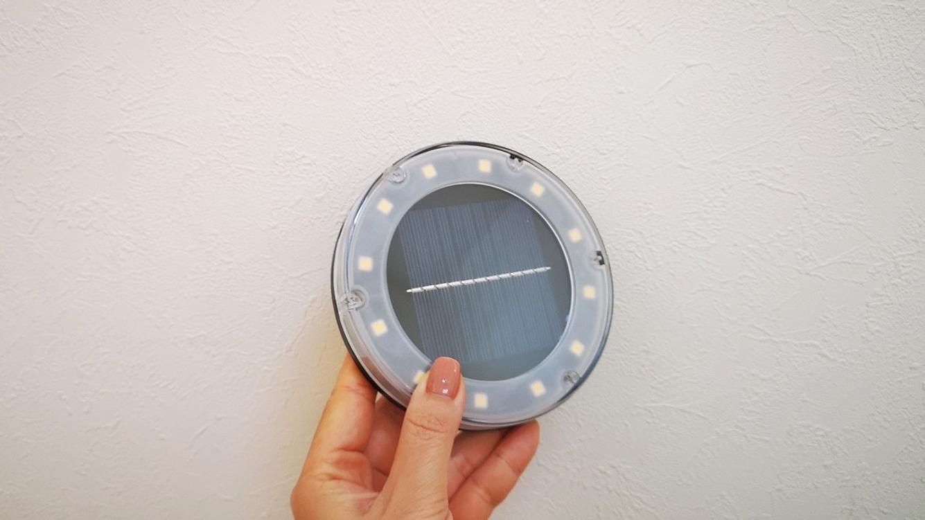 「節電したいけど玄関まわりは明るくしておきたい」ときに。電気代いらずで夜も頼りになる