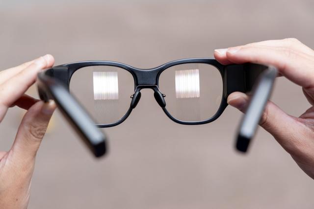 251205smartglassesgowild02