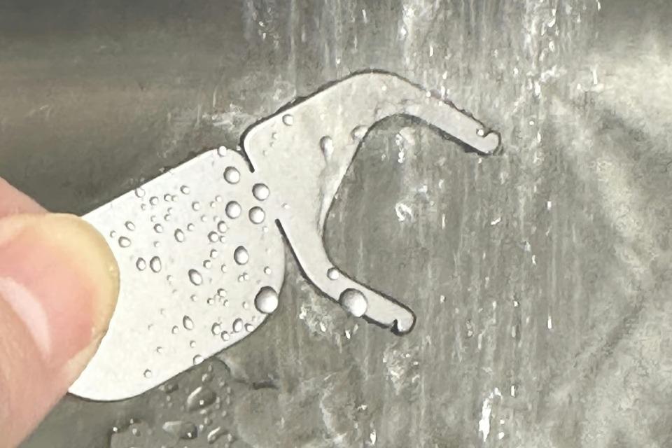 使い捨てない純チタン製フロス。衛生面も使いやすさも口腔ケアの常識が変わる