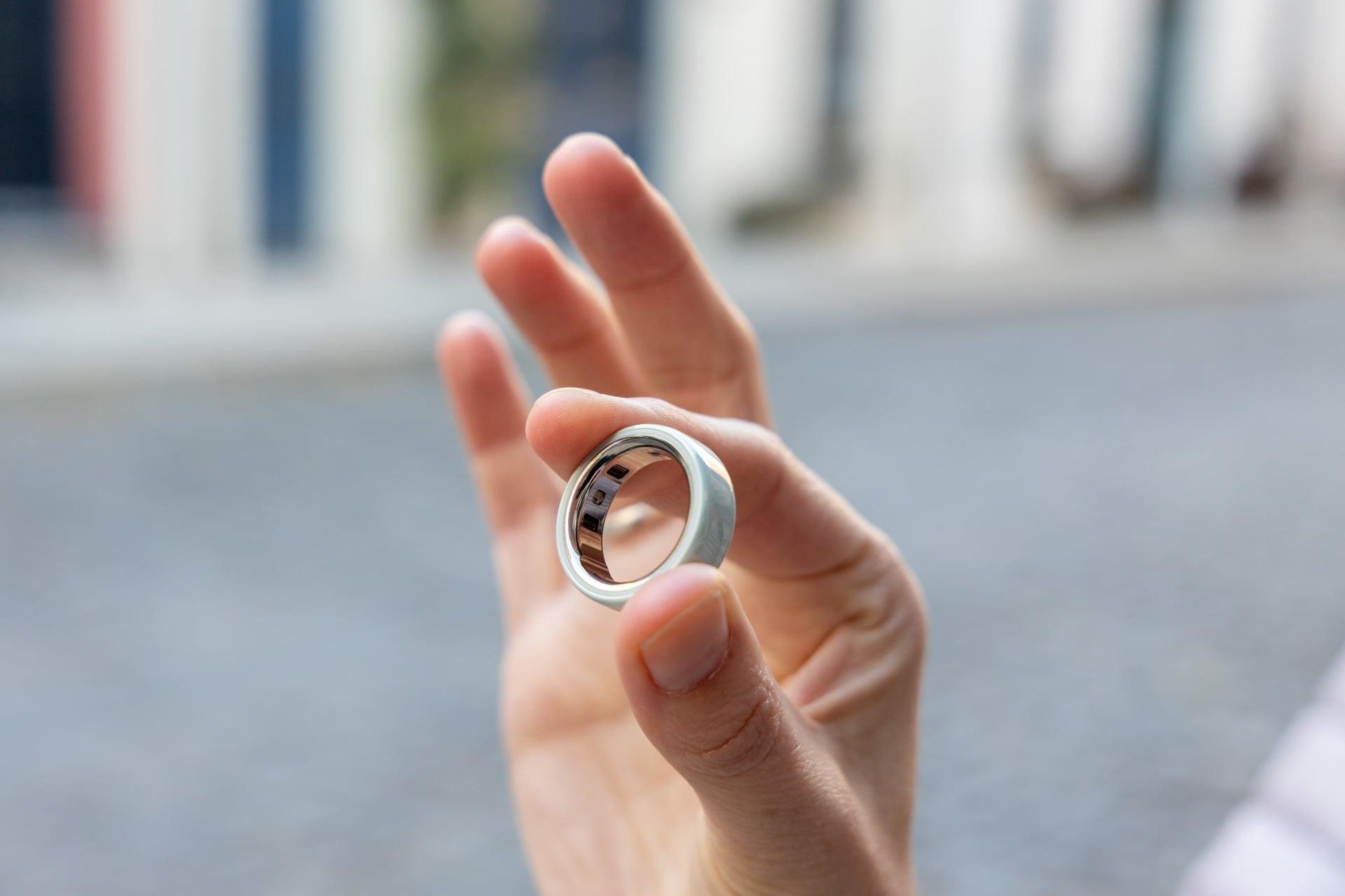 セラミックの質感が上々。Oura Ring 4の新モデルは睡眠ガジェットの