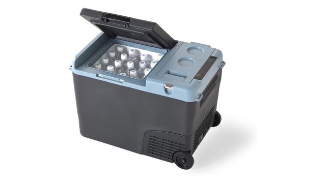 冷凍保存もできるだと…？ 夢のポータブル保冷温庫とエンカウント