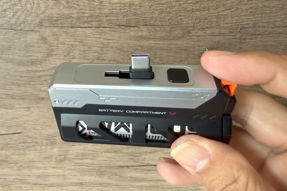 この双方向充電器なら｢モバイルバッテリー充電しなきゃ｣のタスクから