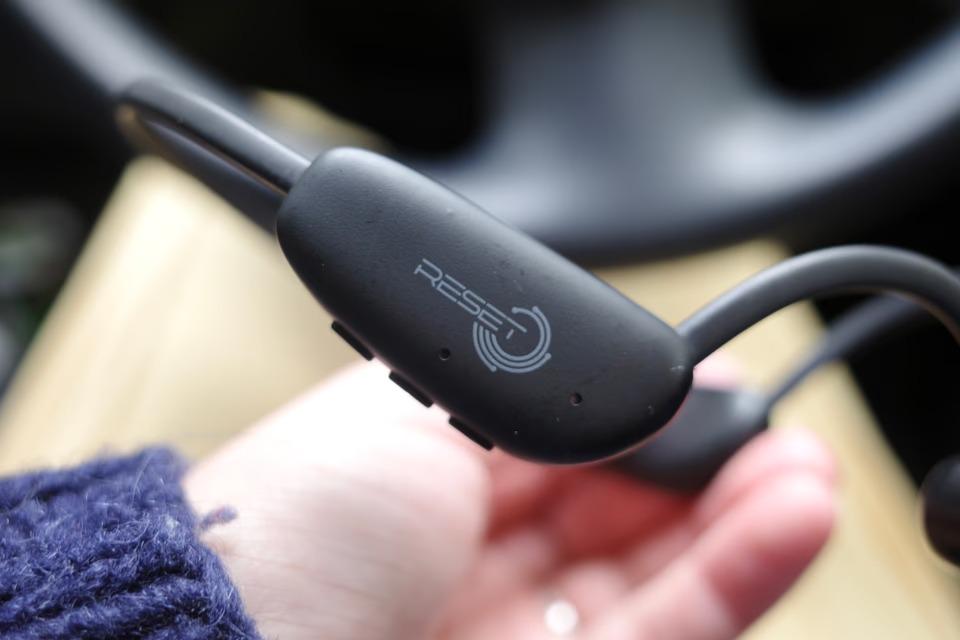 眠気をリセットしてくれる革新的ガジェット。実際に装着して長距離運転してみた