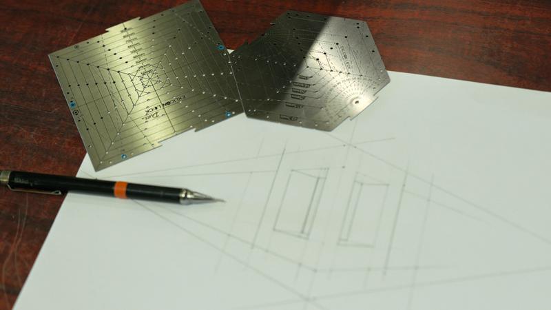 ステンレスの質感、刻印の精度。パースを極められるいい道具を見つけた