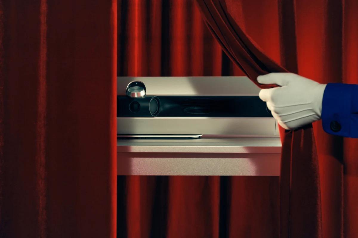 高級車のバンパーかと思ったら、80万円近いサウンドバーでしたか…