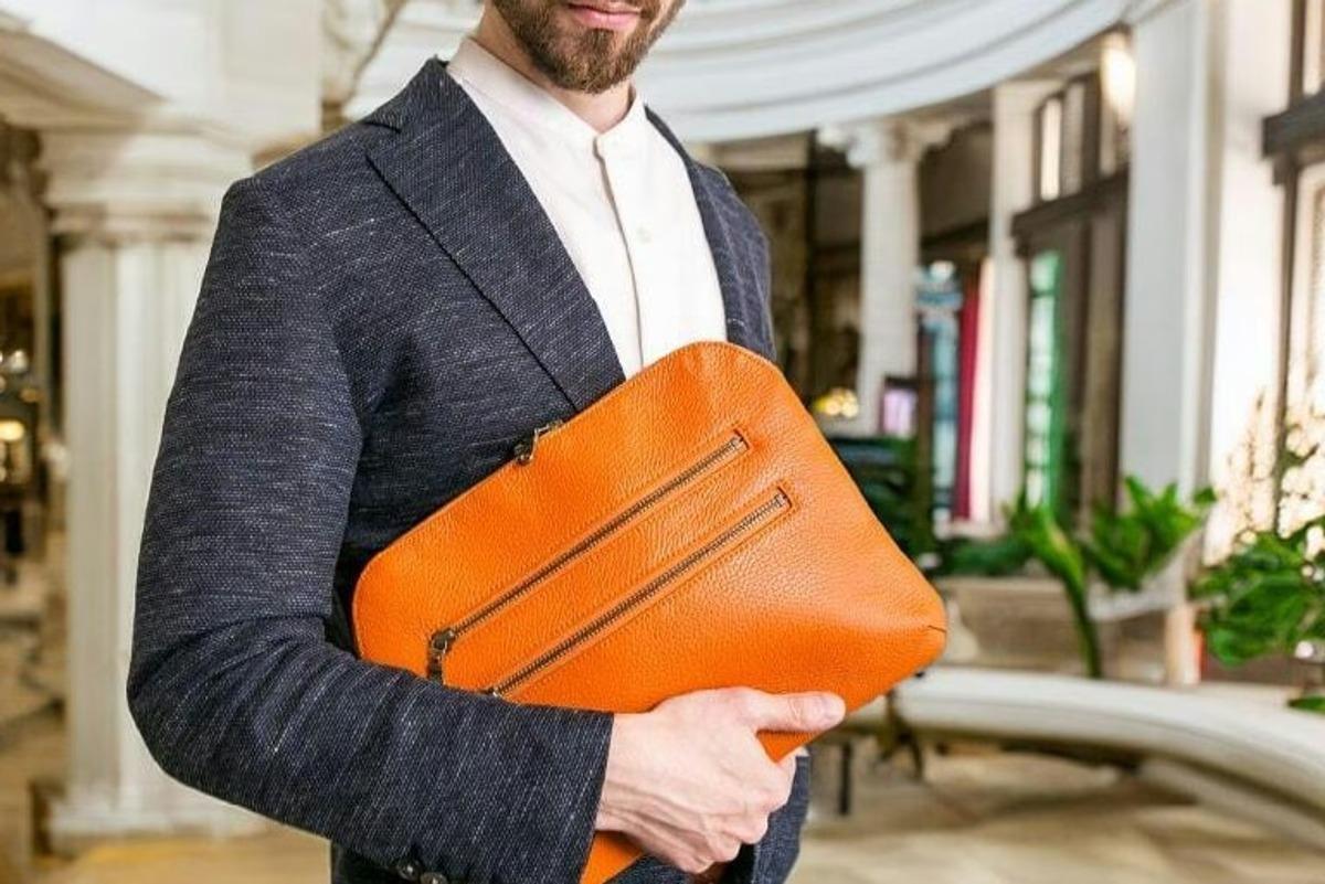 ポケット以上、鞄未満の正解。iPad miniも入る3WAYサコッシュが最適解だった