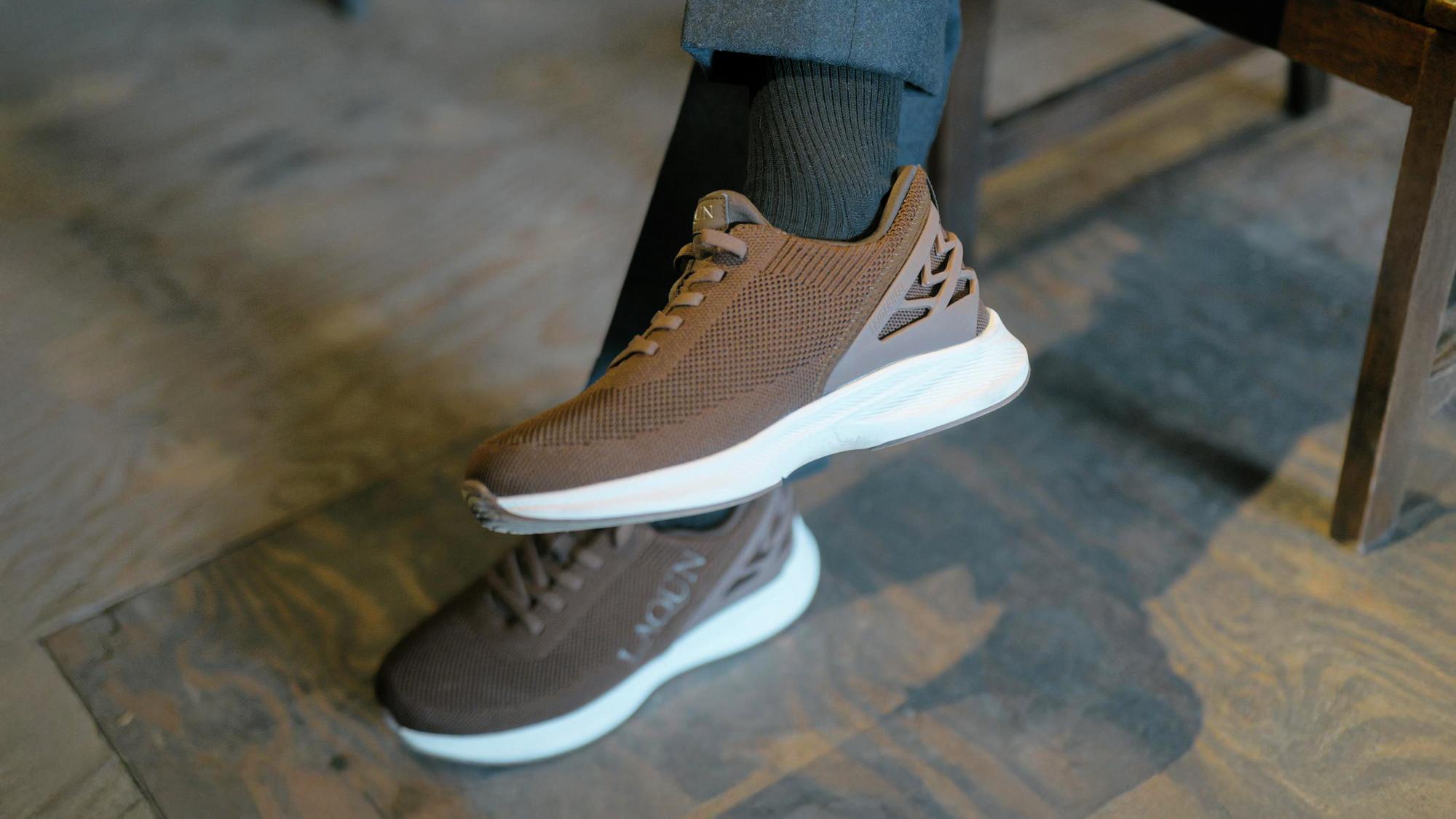 かかとを踏んでも怒られない。むしろ“踏んで履く”スニーカーが快適でした