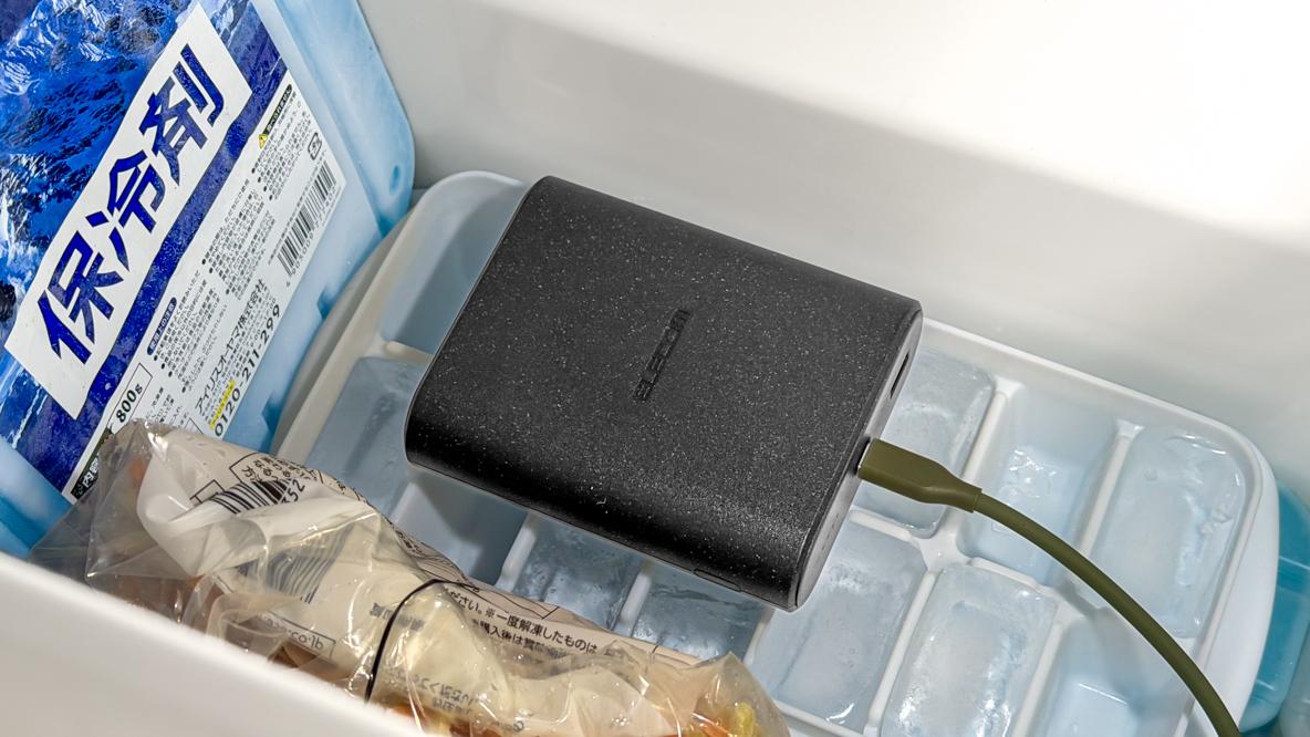 世界初のナトリウムイオン搭載モバイルバッテリー。冷凍庫で凍らせてみました