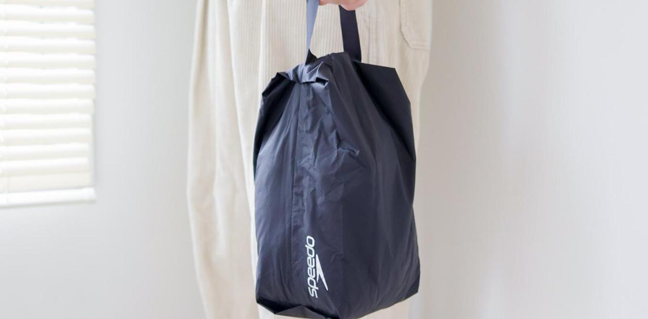 サウナ帰りが楽になるSpeedoの防水プールバッグ